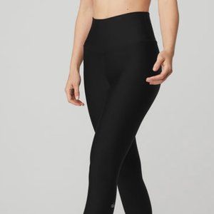 Alo Yoga /8 High-Waist Airlift Legging in Size S, color black. NWT